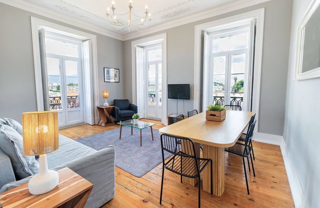 BAIRRO ALTO, 7 Rooms up to 20 pax