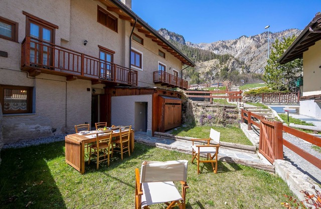 Baita La Ciaburna (skiing nearby), Bardonecchia, Italy