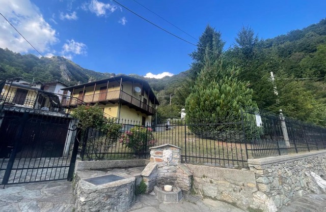 Baita pressi Gran Paradiso