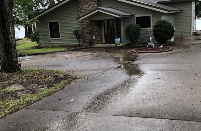 Baker's Bayou "Just listed, Newly renovated Vacation Lake House"