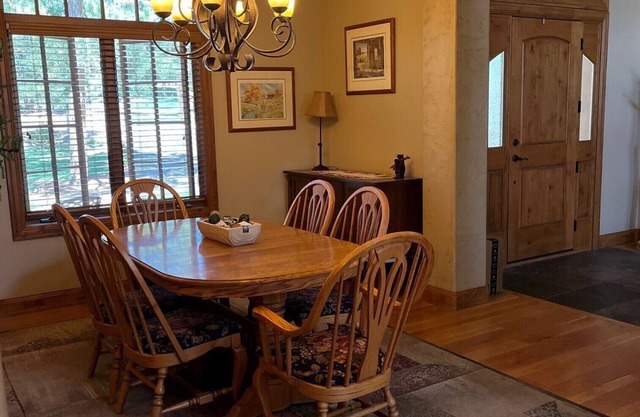 Bakers Dozen Family-Sized Home close to Academy