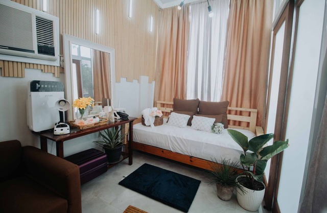 Balai ni Zoe-Cheerful home with hot and cold shower and outside dining and bar