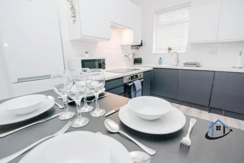 Balby Casa Nr Doncaster racecourse king beds street parking