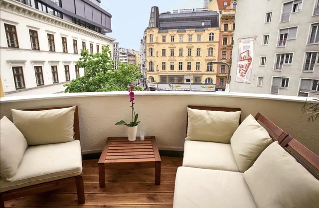 Balcony Oasis Operastreet