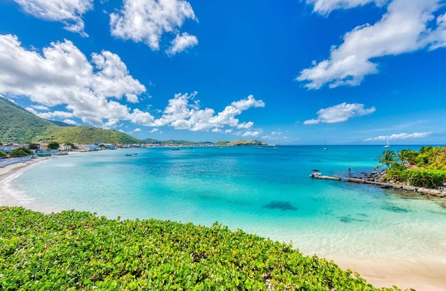 Balcony Views + Private Beach Access | Paddleboard & Relax in Style