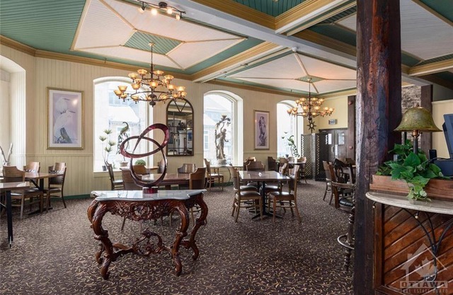 Baldachin Inn