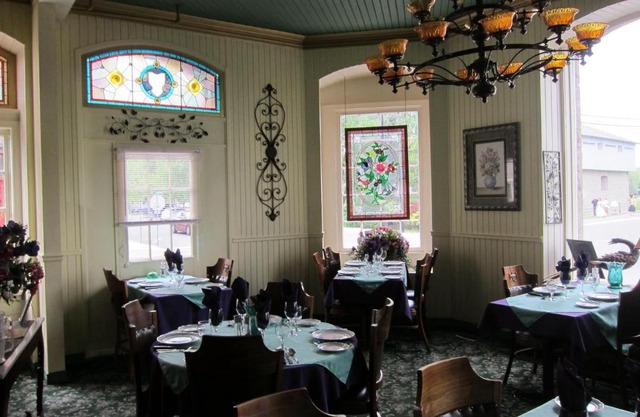 Baldachin Inn