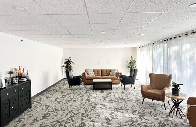 Baldwin Inn & Suites