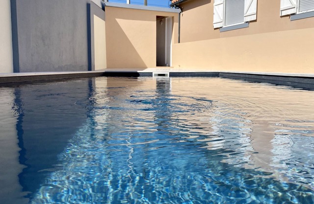 Atlantic Guest House with Pool