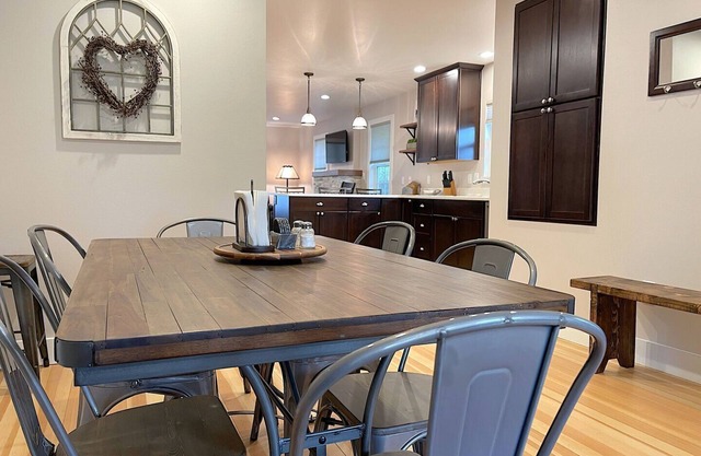 Bales Cottage,walking distance to downtown & Buffalo Bill Center of the West!