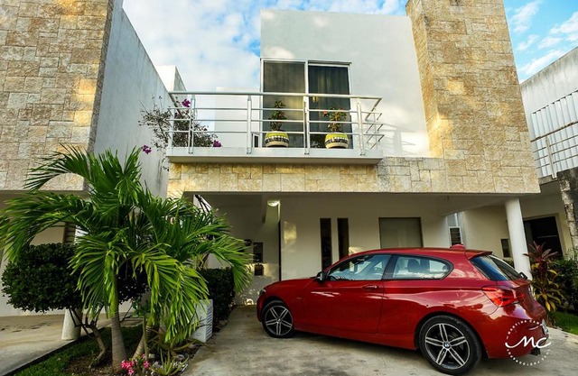Bali LIfe Style House With Car (additional cost).
