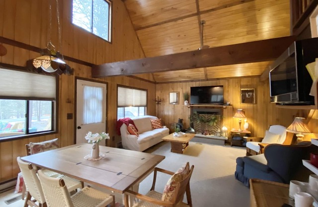 Bali’s Cottage - Family-Friendly Chalet in Wallenpaupack Lake Estates