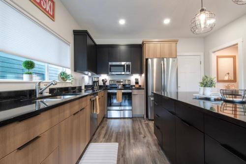Baltoro Townhouse- Relax and unwind in our spacious and beautifully furnished townhome.