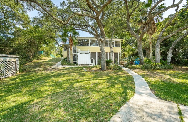 Bandit's Cove 2BR/2BA bayfront home- Spring Special
