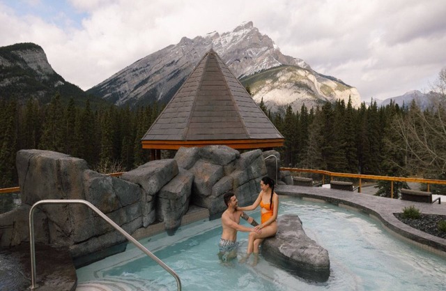 Banff | Spacious Suite w/ Mountain View & Balcony