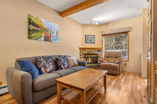 BANFF WOODS LODGE