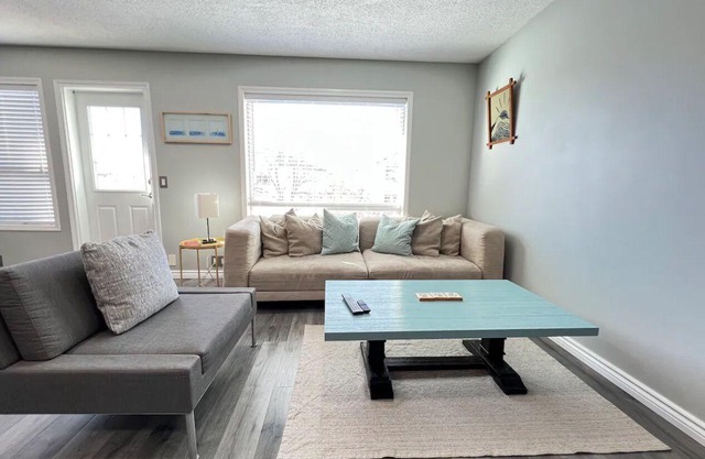 BanffPass*C-train*Shopping*UofC*DT*Family*7Bed