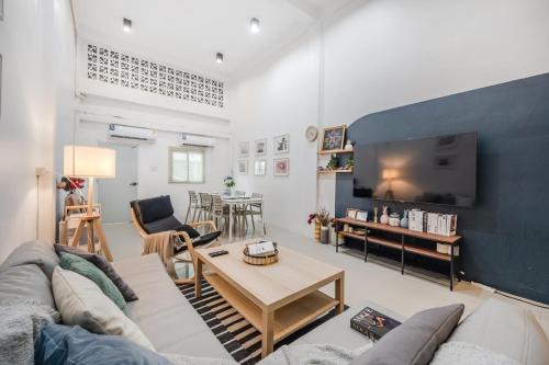 Bangkok Group Haven - 6BR Bangchak BTS 12 sleeps RB1