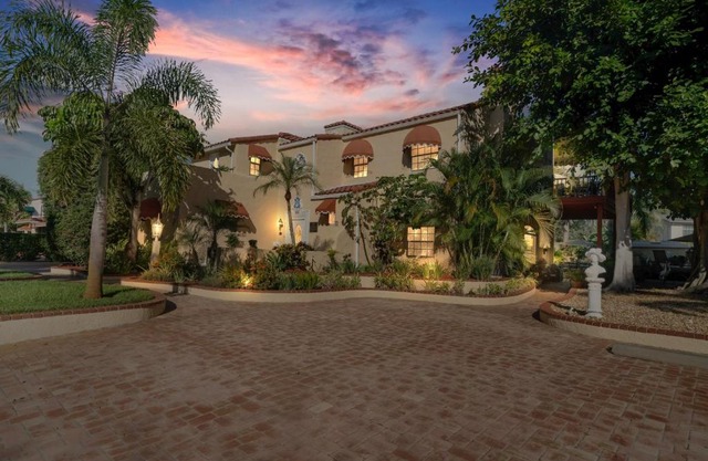 Banyan House Vacation Rentals