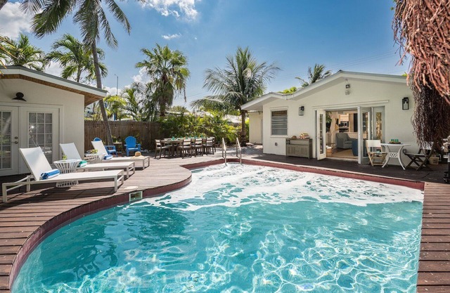 **BANYAN ROSE @ BEACHSIDE** Modern Home & Pool + LAST KEY SERVICES…