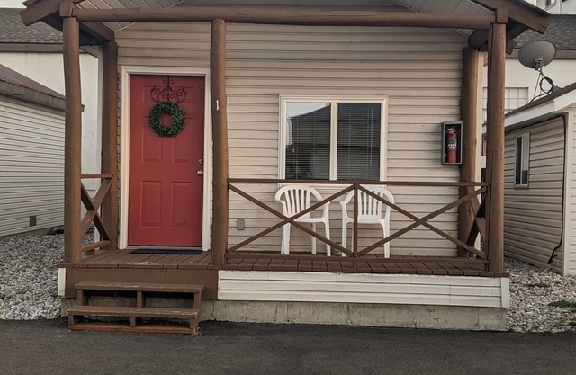 Bar H Motel