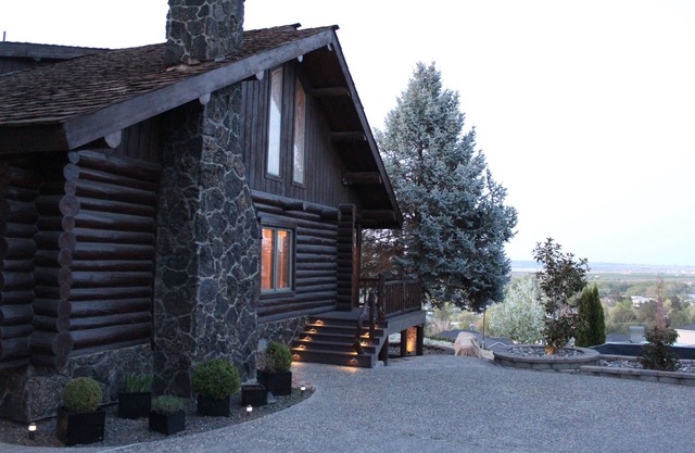 Hand-crafted luxury log home built by Barbara Mandrell and husband Ken Dudney.