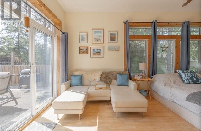 Barbara Street Lake Escape - Lake Huron Cottage - Sleeps 6