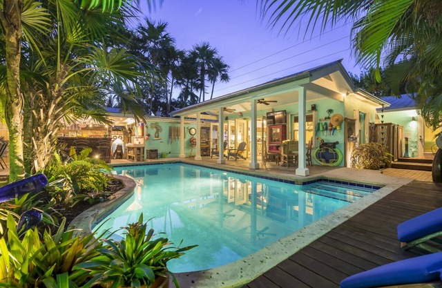 BAREFOOT BUNGALOW~2 Bedroom, 2 Bathroom Home w/ Office, Pool and Tiki Hut!