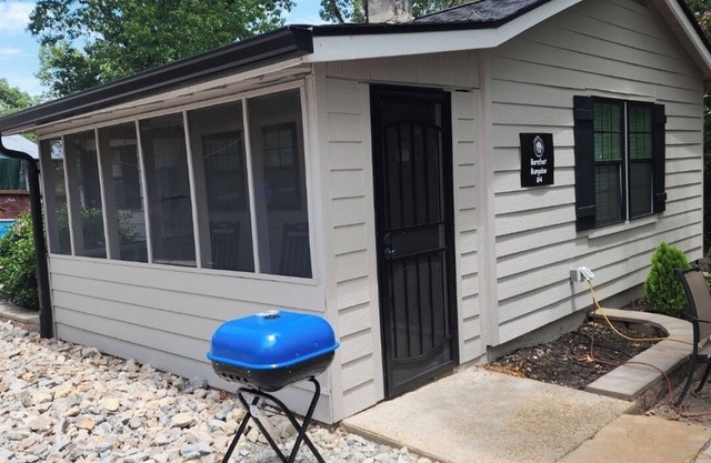 Barefoot Bungalow at Fish & Fiddle Family Resort & Extended Stay
