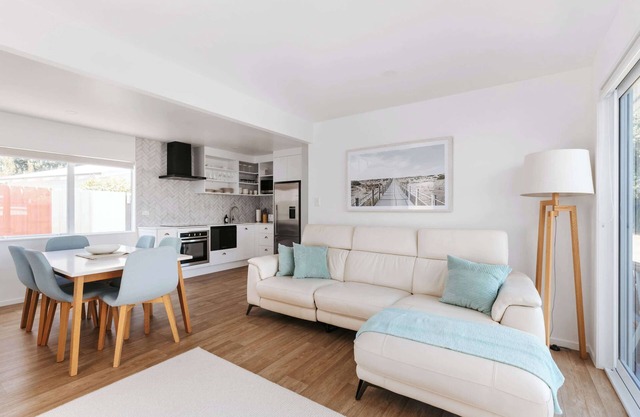 Barefoot Retreat - Beach, shops and cinema