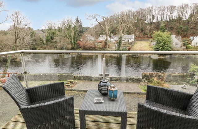 BARLEY COTTAGE, pet friendly in Newton Stewart