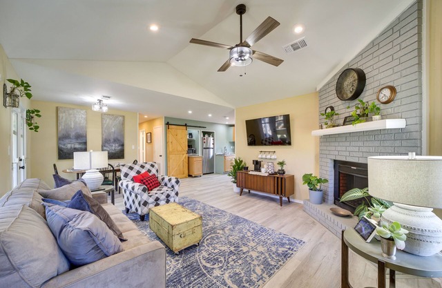 Barling Vacation Rental: Fenced-In Yard w/ Hot Tub