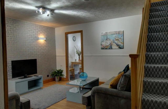 Barolo House - Quiet Residential Town House