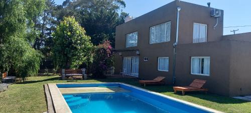 Barrio colinas verdes, Los Sauces Casa de Campo