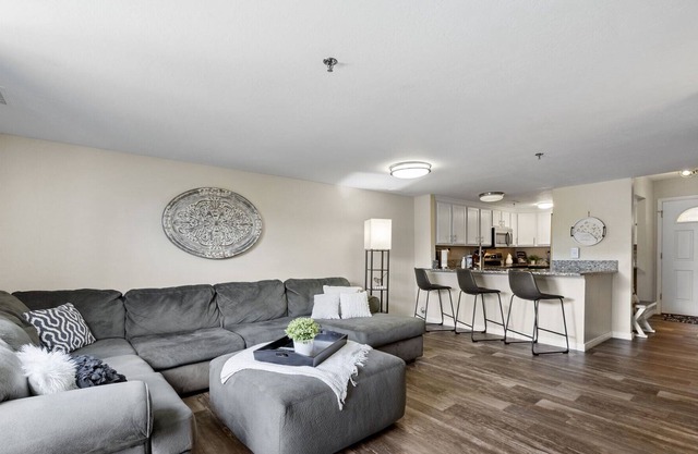 Barzona Ave Condo