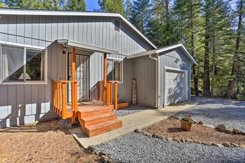 Base Camp Lassen Home 13 Mi to Volcanic Natl Park