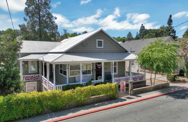 Basement Apartment on Historic Main Street Jackson AMAZING PATIO!