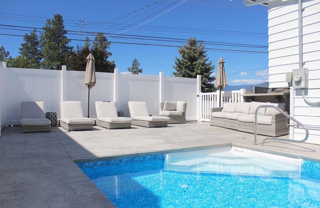 Basement Suite with Shared Pool