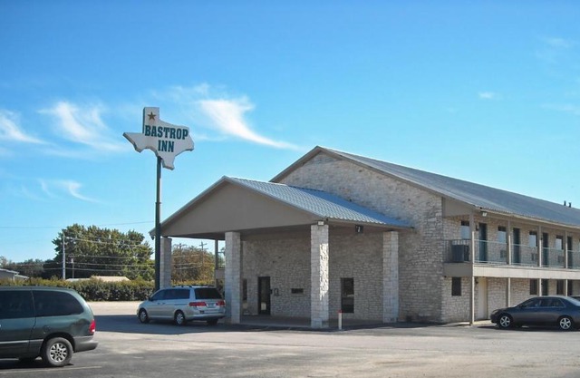 Bastrop Inn