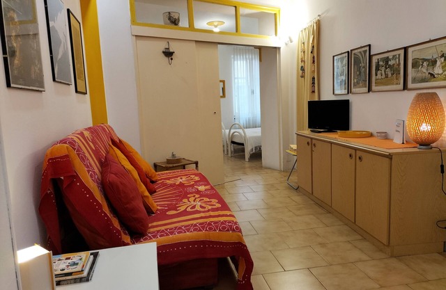 Basuetta Apt in historIcal center with A/C