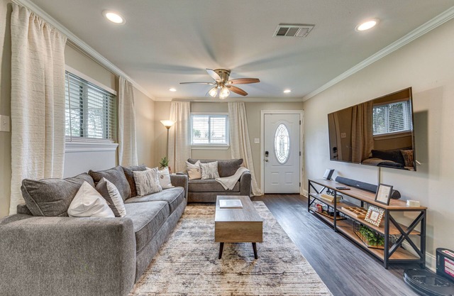 Baton Rouge Home w/ Private Patio: 2 Mi to LSU!