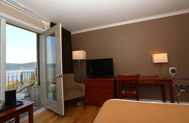 BATTURES Hotel Fjord Saguenay