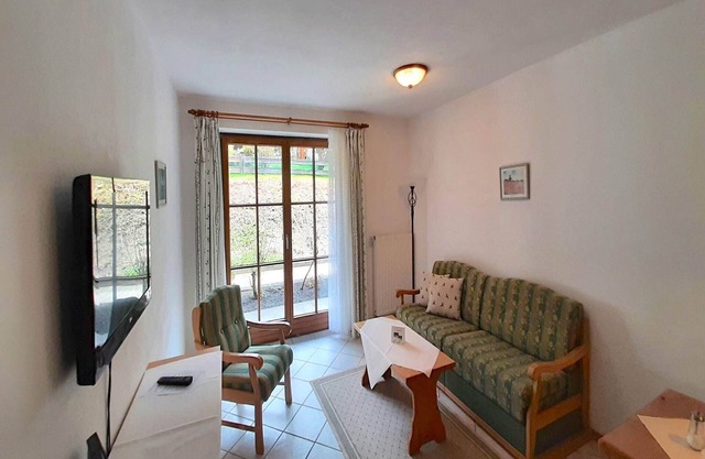 Luxuswohnung mit Garten und Terrasse