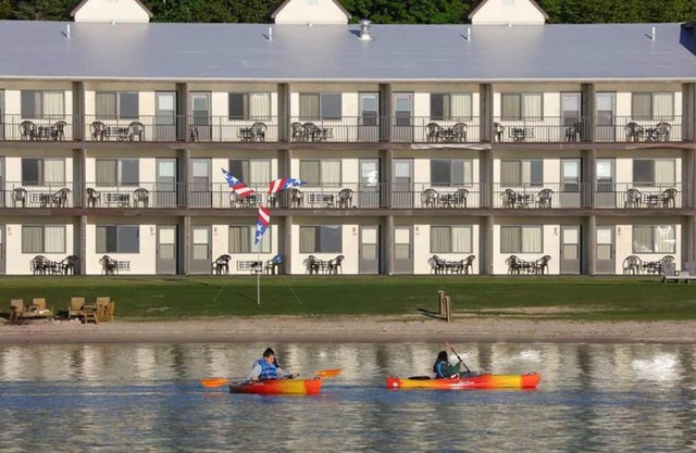 Bavarian Haus Lakefront Inn