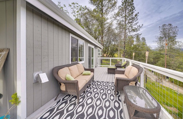 Bay Area Escape on 5 Acres: Pet Friendly, Views