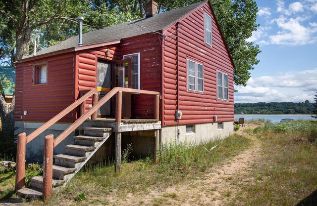 Bay House - Popular Bay Front Property Awaits!