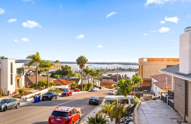 Bay Park Bliss | Ocean Views + Pickleball & Jacuzzi