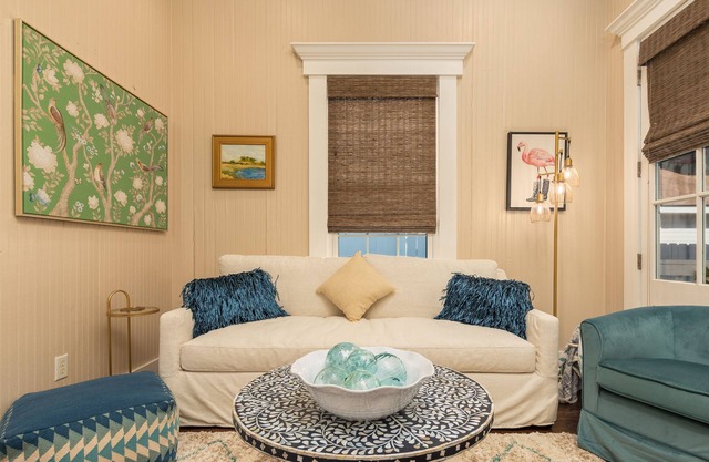 Bay St. Louis Cottage located less than a mile from Downtown!!!