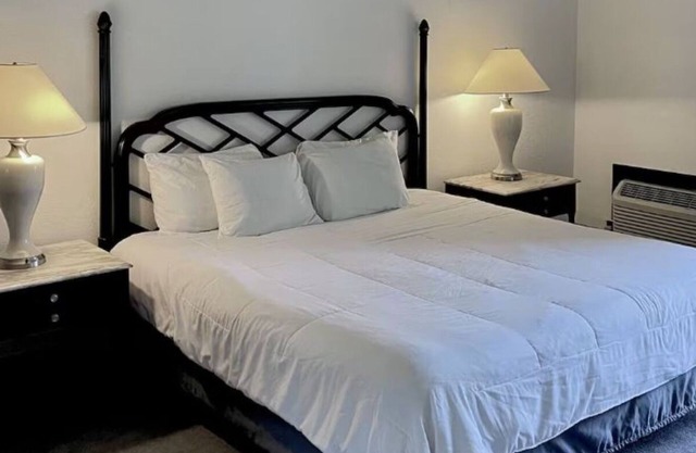 Bay Valley Lakeside Stay – Golf Course Access & Peaceful Views