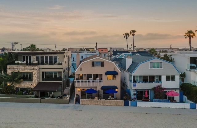 Bay View 3 by AvantStay | Stunning Home on the Beach! In Mission Beach!